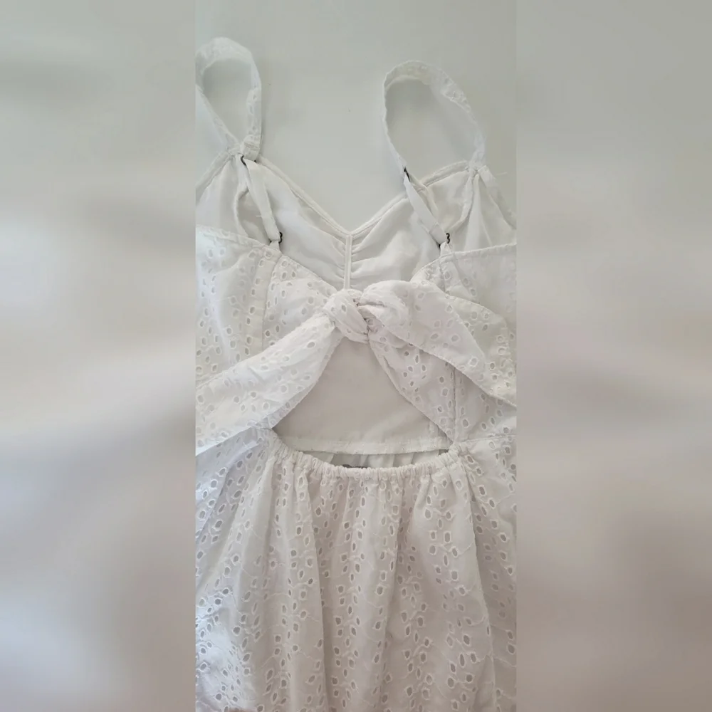 Hollister - White Eyelet Dress - Picture 4 of 5